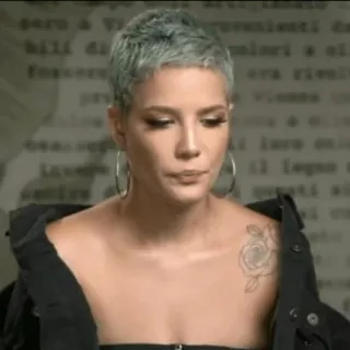 🔌 9f1e4cdd Halsey penyanyi, musisi, wanita, artis, selebriti whatsapp sticker