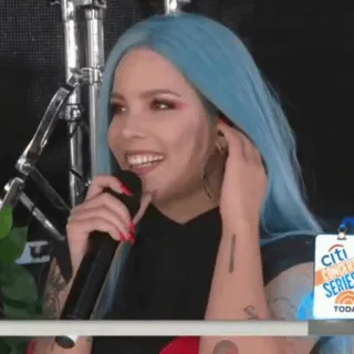 🔌 a059bd3e Halsey Citi CONCERT SERIES TODAY penyanyi, rambut biru, konser, Halsey, hiburan whatsapp sticker