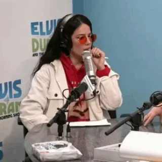 💧 bcc31783 Halsey Halsey, penyanyi, penulis lagu, selebriti, musisi, wawancara whatsapp sticker