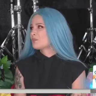 🔌 cdb7a48f Halsey Halsey, musisi, penyanyi, rambut biru, potret whatsapp sticker