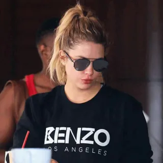 [ Ashley Benson ]. 🍓. @hazzaisminebitch whatsapp stickers