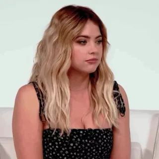 🎬 1a9467c5 woman, person, blonde hair, portrait, facial expression, confused telegram sticker