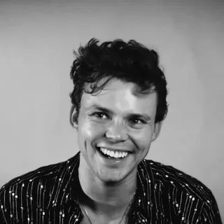 🐚 27039e4a homem, retrato, pessoa, preto e branco, sorrindo telegram sticker