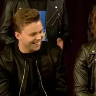 🦅 4d5a57c9 homem, jaqueta de couro, sorriso, pessoa, casual, retrato telegram sticker