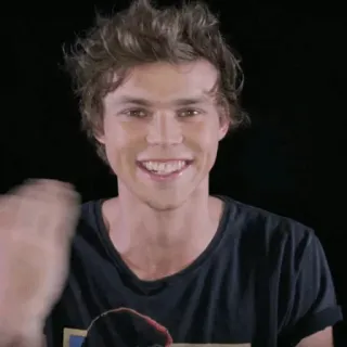 🌊 70ca0450 pessoa, homem, sorriso, retrato telegram sticker