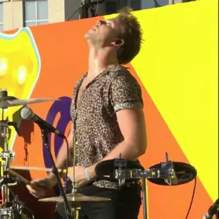 🌻 b27ca2bf baterista, música, bateria, músico, performance, banda telegram sticker