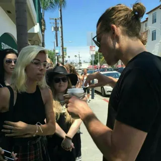 ☄ b90c3b30 telegram sticker