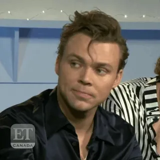 🌚 e4112c37 ET
CANADA homem, retrato, entretenimento, entrevista, televisão, Canadá telegram sticker