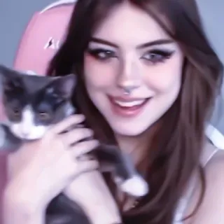 👥 6e7d907d ผู้หญิง, แมว, สัตว์เลี้ยง, ยิ้ม, น่ารัก, เด็กผู้หญิง telegram sticker