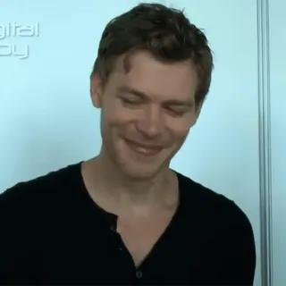 😉 2e3d3561 Klaus Mikaelson The Originals мужчина, улыбается, портрет, актер, знаменитость telegram sticker