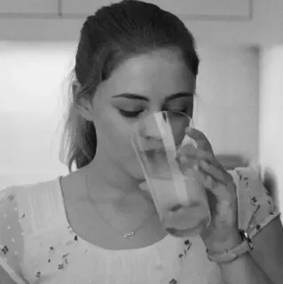 🖤 9e43f6c5 mulher, bebendo, copo, leite, retrato whatsapp sticker