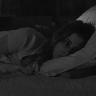 🖤 fd8b2976 quarto, mulher, cama, sono, noite whatsapp sticker