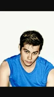 😌 d6d2f316 Dylan O'Brien acteur, Teen Wolf, Dylan O'Brien, célébrité, chemise bleue, portrait telegram sticker