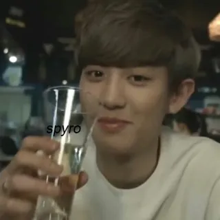 🥂 0aa32204 spyro pria, minuman, santai, dalam ruangan whatsapp sticker