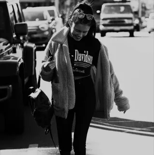 🥢 face0e40 Davidson 女性, ストリート, ファッション, 白黒 telegram sticker