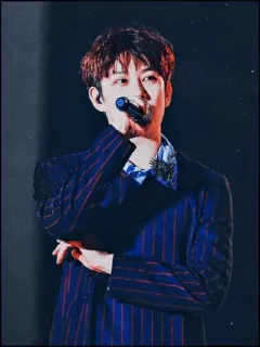 ➕ 6eb7d93d นักร้อง, ไมโครโฟน, ผู้ชาย, การแสดง, เพลง, เวที telegram sticker