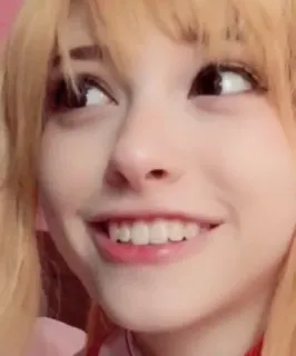 🥰 0ee686f2 คน, ผู้หญิง, ยิ้ม, ผมบลอนด์, ภาพบุคคล, ใบหน้า telegram sticker