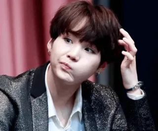 🤔 767ff385 Suga BTS, K팝, 민윤기, 아이돌, 가수 telegram sticker