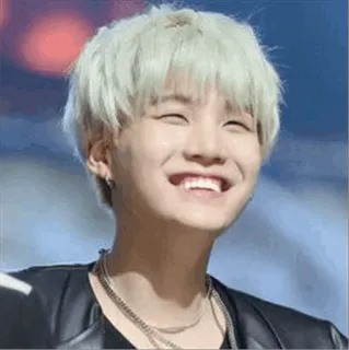 😄 abf9d421 Suga K팝, BTS, 민윤기, 가수, 아이돌, 아시아인, 미소 telegram sticker