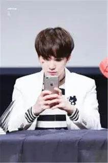 🙂 b60ce90a telegram sticker