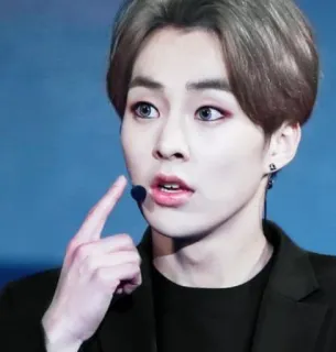 😳 8d883be7 Xiumin K-pop, Chanteur, Idole, Coréen, Masculin, Célébrité, Xiumin telegram sticker