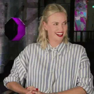 🌶 0f98f8ce mulher, retrato, atriz, sorriso, loira, celebridade telegram sticker