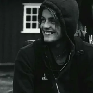 😃 874019be T.VEIL pria, hoodie, hitam putih, senyum, potret, remaja telegram sticker