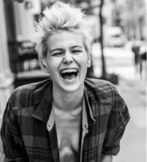 😂 963e5946 wanita, tertawa, kemeja kotak-kotak, potret, bahagia, tersenyum, kasual telegram sticker