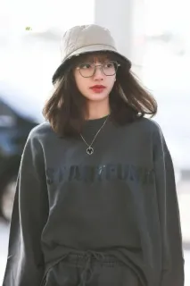 🙃 6d1d3bf3 SAINT PUNK wanita, mode, topi, kacamata, potret telegram sticker