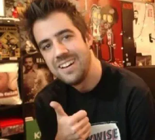 👍 884b2269 мужчина, улыбка, большой палец вверх, портрет, человек telegram sticker