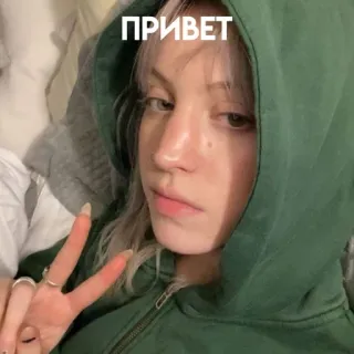 👊 edba5727 ПРИВЕТ saludo, persona, mujer, sudadera con capucha, ruso, signo de la paz whatsapp sticker