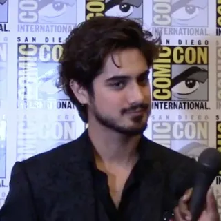 🌶 e56fb2c3 L.
0
DNA
EGE
CON
INTERNATIONAL. IN
SAN DIEGO S
CONS
AL. INTERNATIONA
OSAN DIE
COMIC CO
200
30
MIC COMICCO
INTERNATIONAL IN
IN DIEG0
CON
IN 男人, 动漫展, 名人, 采访, 西装, 胡子 telegram sticker