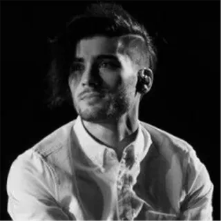▪️ c27f2ae4 Zayn Malik cantante, hombre, retrato, celebridad, blanco y negro telegram sticker