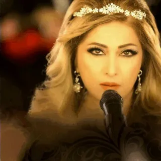 👤 56acfb3a donna, cantante, microfono, ritratto, tiara, gioielli, glamour telegram sticker