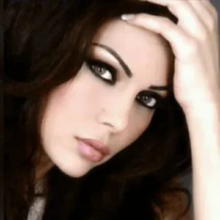 👤 6ea72fed donna, ritratto, bruna, trucco, bellezza, femminile telegram sticker