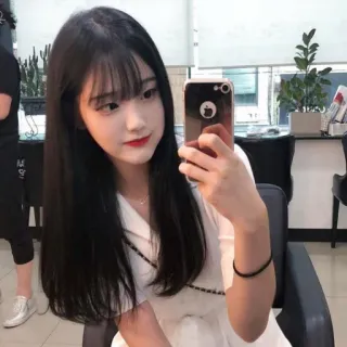 ❤️ b13480e2 Selfie, Wanita, Gadis, Potret, rambut hitam, gaya rambut telegram sticker