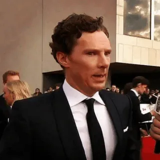 😬 e9ff174b мужчина, костюм, интервью, актер, знаменитость, событие telegram sticker