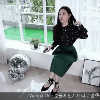 🥝 348ab079 Wanna One 분들이 인기가 너무 많으세요! Korea, cewek, Wanna One whatsapp sticker