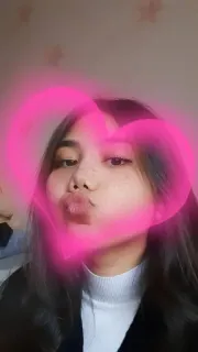 💗 2d9d7757 wanita, hati, cinta, ciuman, selfie, gadis, potret telegram sticker