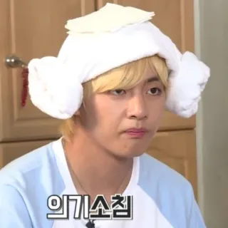 🧩 dc929761 의기소침 person, blond hair, towel, korean, disappointed, portrait telegram sticker