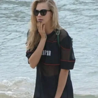 🍼 598aeccc JAPAN vrouw, strand, zonnebril, t-shirt, zomer telegram sticker