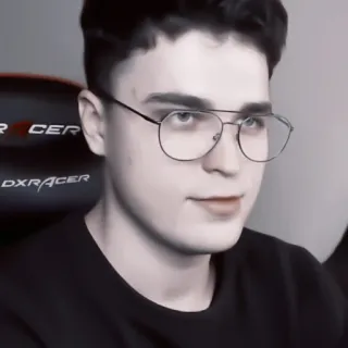 🏹 7a9046b1 Person, Mann, Porträt, Brille, Gesichtsausdruck, Kopfschuss telegram sticker