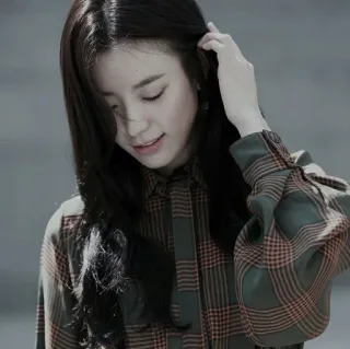 🌚 28844d98 woman, plaid shirt, portrait, person, brunette telegram sticker