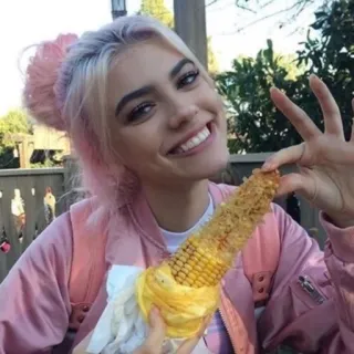 ✨ 68fb0763 femme, maïs, nourriture, souriant, manger telegram sticker