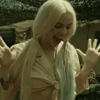 😆 224e3fd2 Harley Quinn Harley Quinn, Legion Samobójców, DC Comics, złoczyńca, Margot Robbie, szalona, broń, wojsko telegram sticker