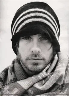 😐 e672673f ผู้ชาย, หมวก, ผ้าพันคอ, ภาพเหมือน, คน, ผู้ชาย telegram sticker