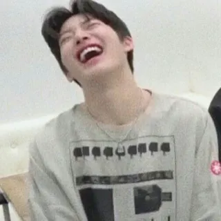 🐤 60e187c0 orang, tertawa, pria, senyum, bahagia, kebahagiaan telegram sticker