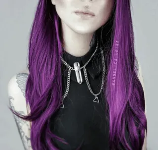 🗝 f8bb0902 ANGELICA. FEIRZ vrouw, paars haar, ketting, gothic, sieraden, portret telegram sticker