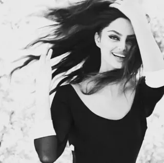 ✖️ 32b60dd0 ผู้หญิง, คน, ภาพเหมือน, ความงาม, นางแบบ, ยิ้ม telegram sticker