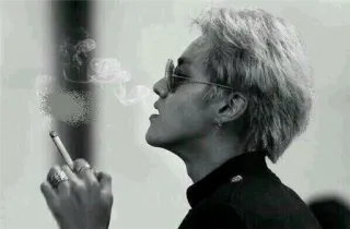 ☠ 31aba194 Rauchen, Mann, Zigarette, Sonnenbrille whatsapp sticker